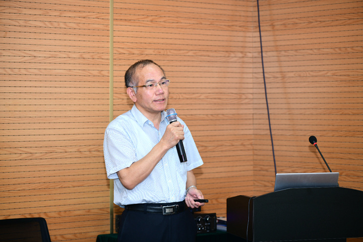 薛建辉所长作报告_副本.jpg