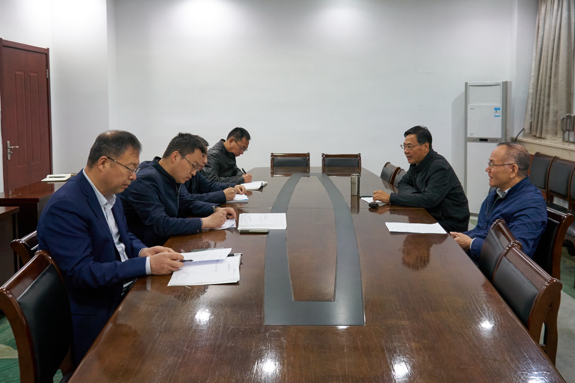 20220429-疫情防控领导小组会议.jpg