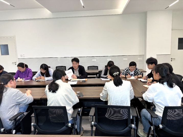 药用植物研究中心党支部召开学习贯彻中央八项规定精神专题会议