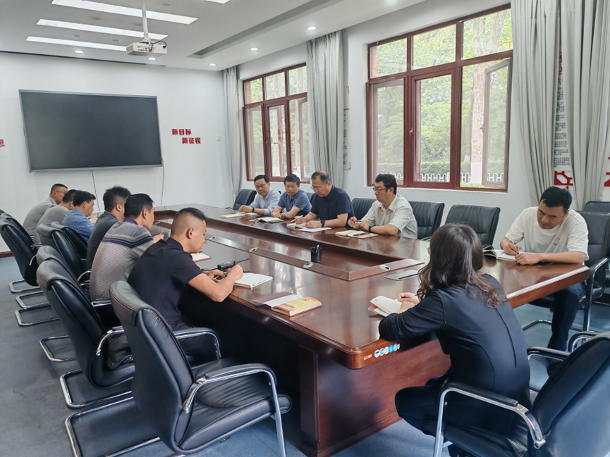 机关第二党支部召开深入学习贯彻中央八项规定精神学习教育“学查改”工作推进会